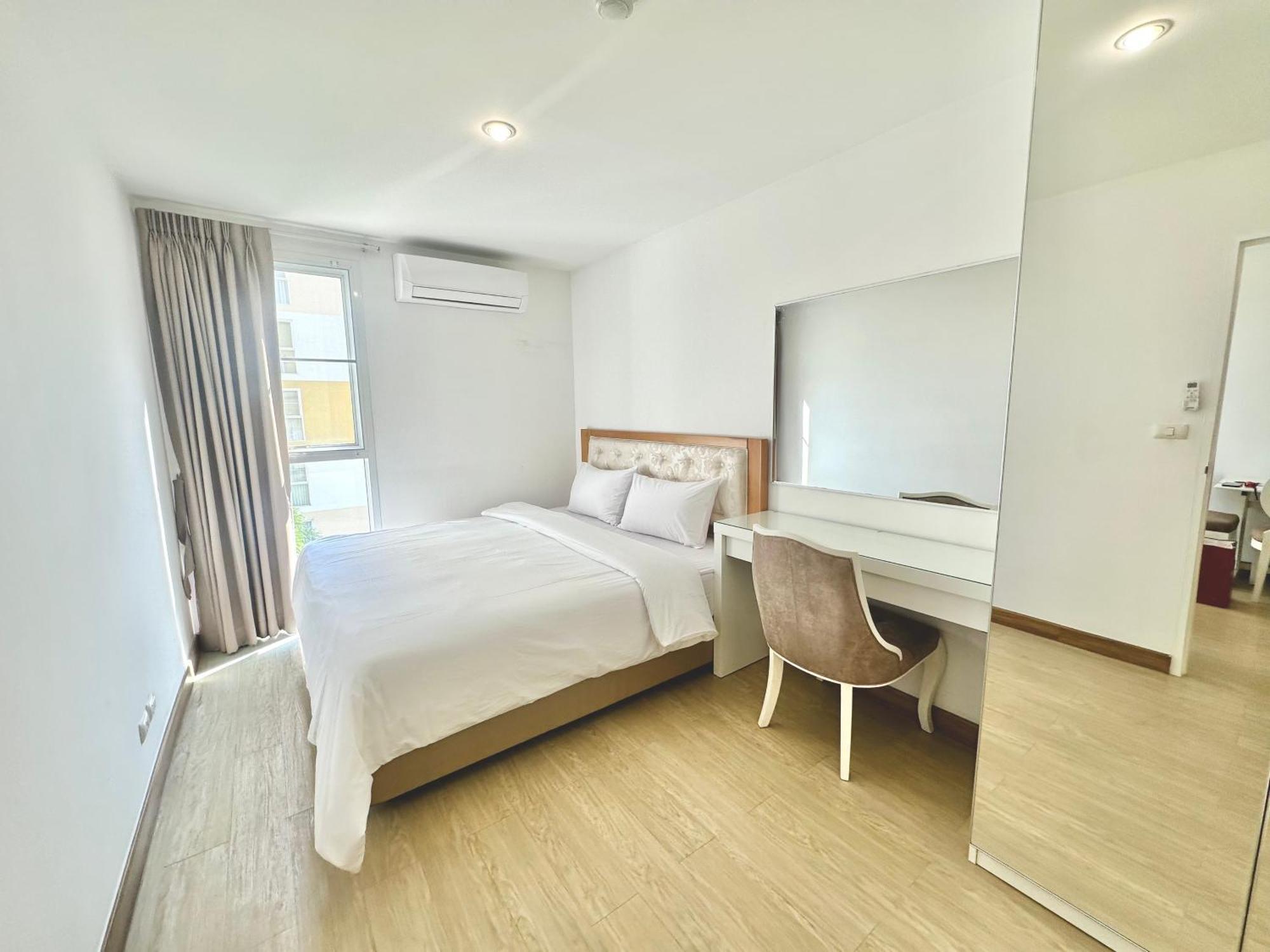 Town Sukhumvit 71 Apartment Bangkok Exterior photo
