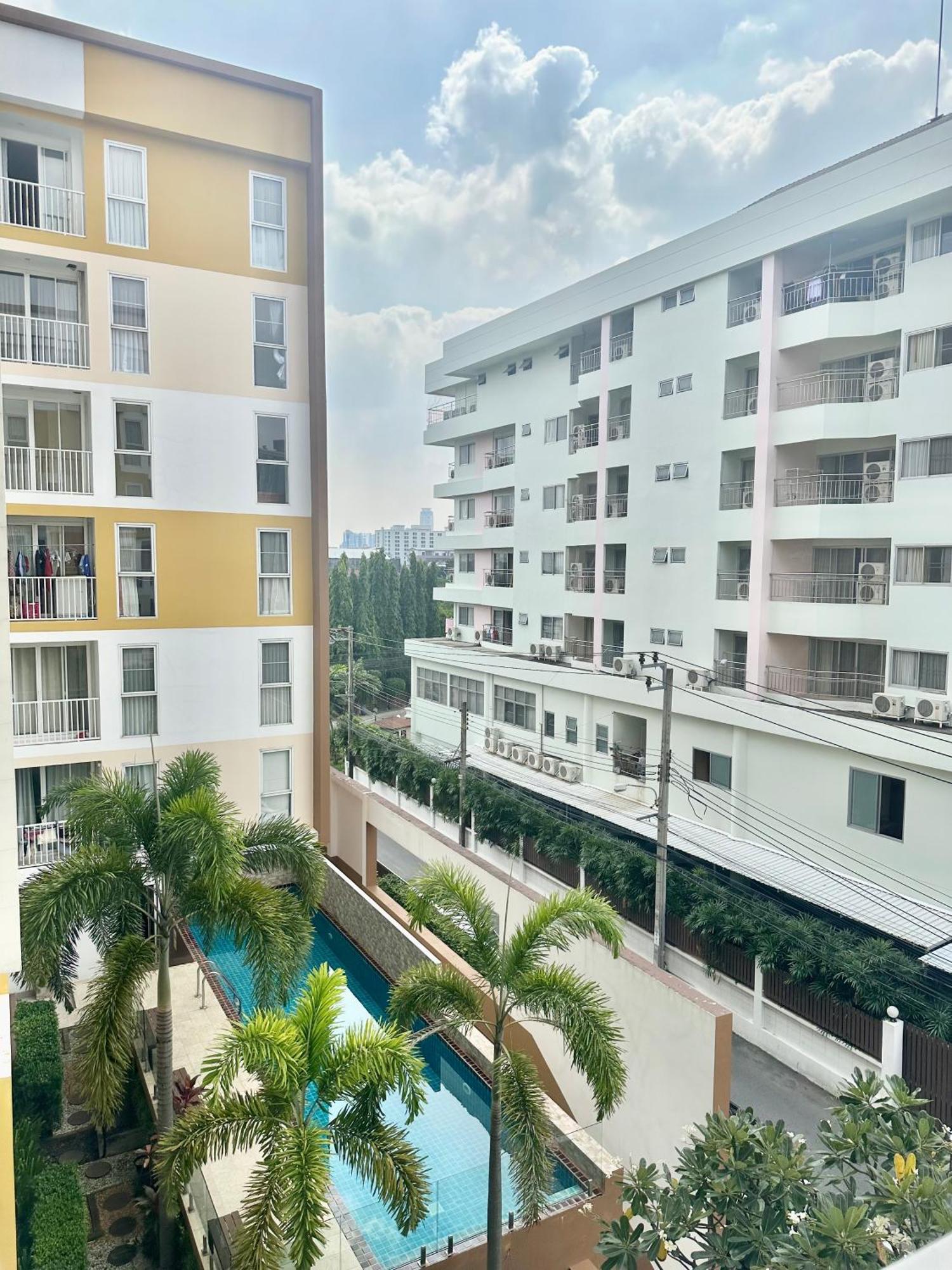 Town Sukhumvit 71 Apartment Bangkok Exterior photo